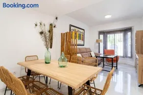 Casa con encanto en Gerena, Patio y rooftop - Image 1