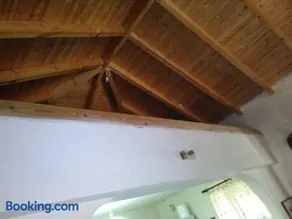 TRADITIONAL HOUSE - Image 2