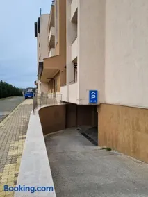 Aparthotel - Apartment with a large terrace and direct access to the sea - Image 1