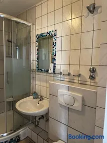 Central Hotel - Image 4