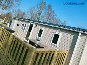 BJ Chalets - De Rug 1 - Vakantiepark Lauwersoog - LUXE chalet met vaatwasser! Vroege incheck! - Image 1