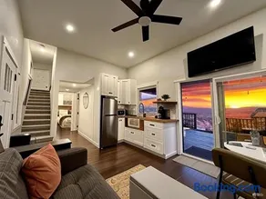 Private Romantic Escape - Hot Tub - Endless Views - Image 3