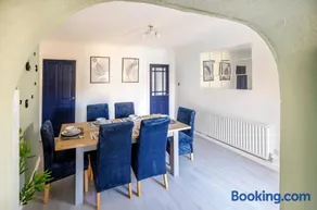 Columbia - Sleeps 5, WiFi, Parking, Netflix, Near Observatory - Image 2