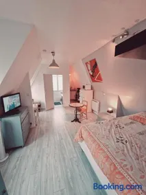 Location saisonnière, meublée, appartement type studio à Sèvres - Image 1