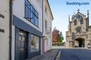 2 Bed in Warwick oc-c41051 - Image 1