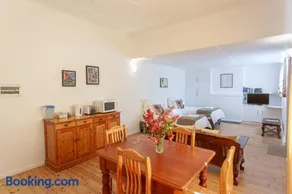 4 Rothman Street B&B - Image 3