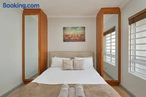 Modern Cape Town Beach Apartment - Image 2