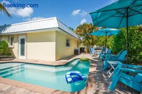 Lulu's Crescent Cottage #2 - Image 1