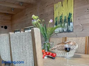 traumHaff Küstenchalets - einzigartige Chalets an der Ostsee. Ganz aus Lärchenholz mit Kamin und Sauna - Image 1