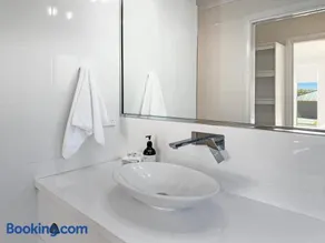 Paradise Stay - Image 5