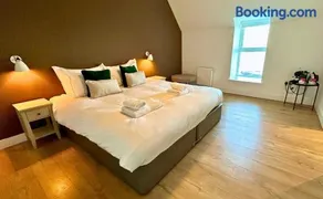Northstar 1 - 1 Bed Ensuite by Together Travel - Image 2