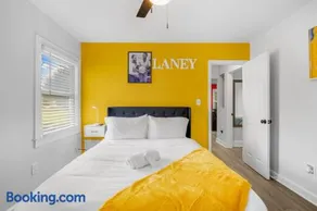 Half Off Prices! 2 Miles to Downtown Front Street! Free Parking! - Image 3