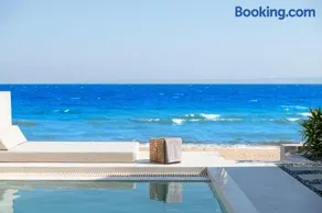 Strovilla Gaia Luxury Private Beachfront Villas - Image 4