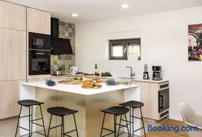 Villa Luxury Dream, Indoor Heated Pool, 7 persons, Sea Views, Omiš - Image 4