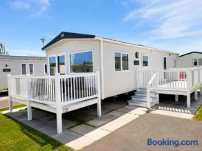 Hardys Caravan Park - Image 1