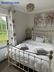 Garden cottage at The Glebe - Image 4