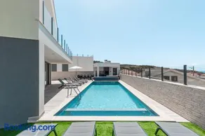 Dino Villa with ocean view - Image 3