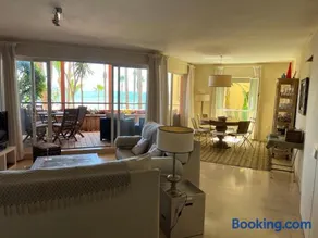 Apartamento Puerto de Sotogrande con vistas al mar - Image 2