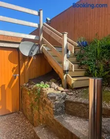 Countryside converted barn with hot tub and one parking space - Image 5