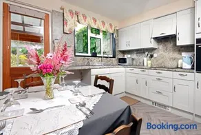 Granny’s Cottage - Image 1