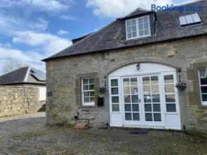 Cosy Cottage on Secluded Private Estate - Image 5