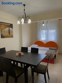 Golden Stay - Image 2