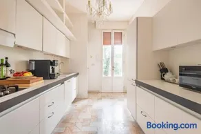 Majestic Villa in Hills of Florence with Gardens Gym Jacuzzi and Sauna - Image 2