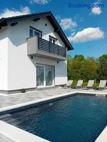Spa & Heated Pool Holiday House - Šumska vila - Image 2
