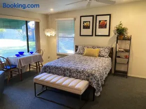 Hidden Cottage At Lilypond - Image 1