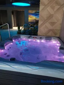 Apartamenty Złote Piaski, Basen, sauna,jacuzzi, rolmasażer - Image 1