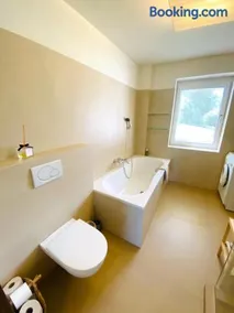 Ferienwohnung mit Seesicht und Hotelservices - Image 4