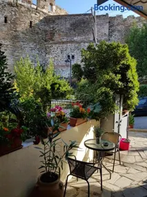 Frida's House in Old Town Thessaloniki - Image 2