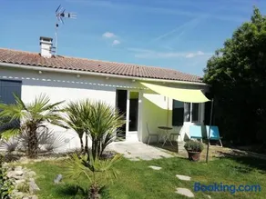 Maison de vacances face plan d'eau classée - Image 1