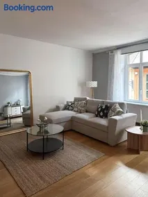 Hypercentre 80m2, à deux pas du Château des Rohan - Image 2