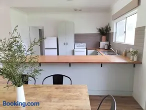 Spacious, Modern & Central - Image 5