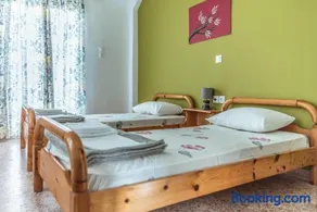 ZIROS Guesthouse - Image 5