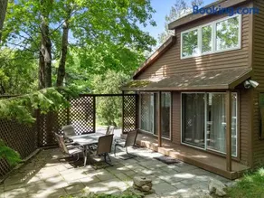 Alluring home with full kitchen, furnished patio, washer/dryer & private yard - Image 2