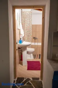 Nick and Avge's Little Village Haven - Image 4