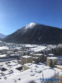 Spectacular View & Central Location in Davos - Image 4