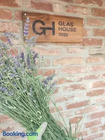 Glas house Aljmaš - Image 1
