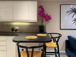 Central Bury Apartment with Private Entrance - Image 4