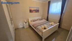 Warm Nest - Image 1