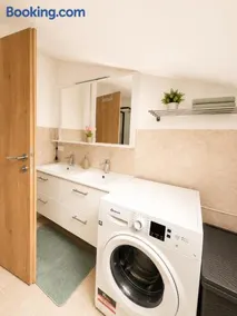 Spacious apartment close to Vienna in a calm area - Image 2