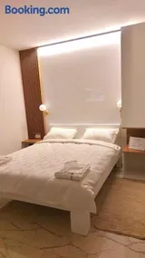 AIRPORT APARTMANI HAPPY HOUSE free parking & early check-in - Image 3