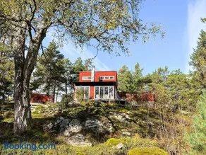 Peaceful Island Home near Sea - Image 3