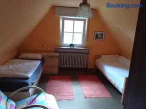 Privatzimmer im Landhaus mit großem Garten und Parkplatz - Image 1