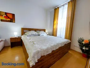 Spacious 2-Bedroom Apartment in City Center 80 m - Image 2