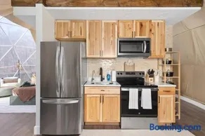 Sky Dome - Romantic Stay, Hot Tub, Wi-Fi, AC & Heat - Image 2