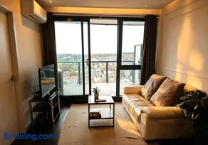 Box Hill Apartment Ccentral Heart - Image 2