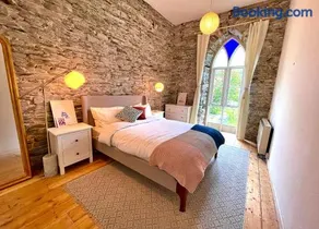 Finest Retreats - Luxury Converted Chapel with Hot Tub & Games Room - Image 2